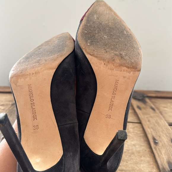 Manolo Blahnik Suede Pumps - Size 38 - Picture 5 of 12